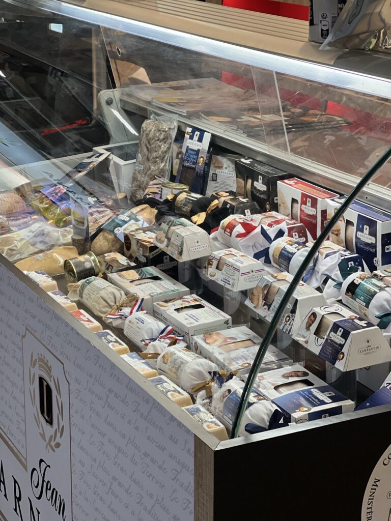 Foie gras retail display